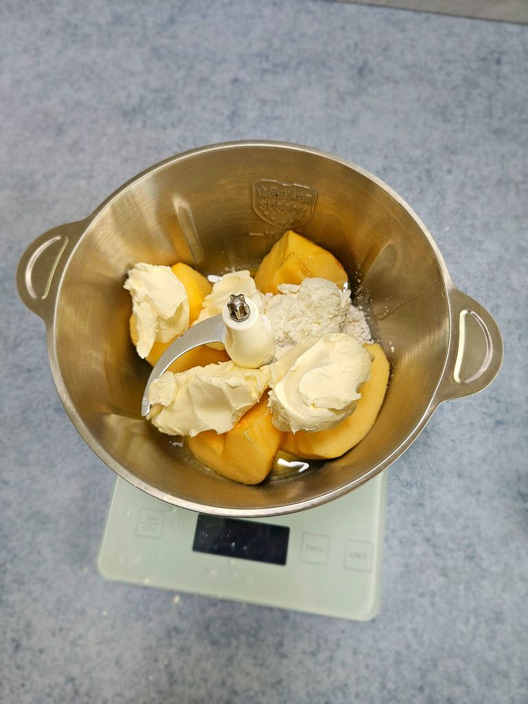 All ingredients in the food processor Everything in processor