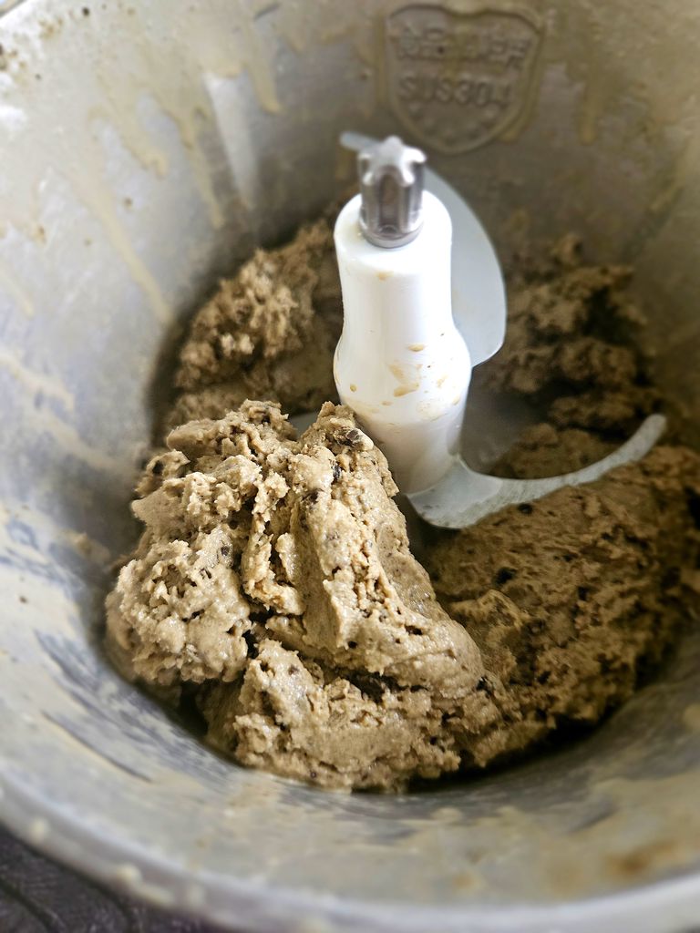 Blending the frozen hojicha custard in the food processor Food processor step 2
