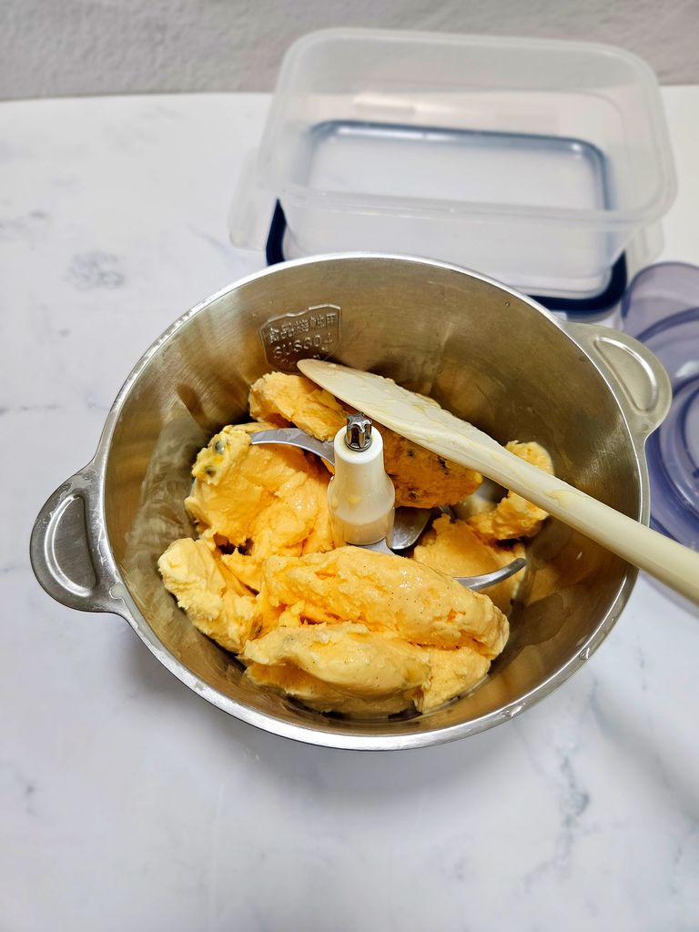Breaking and blending frozen custard Blending